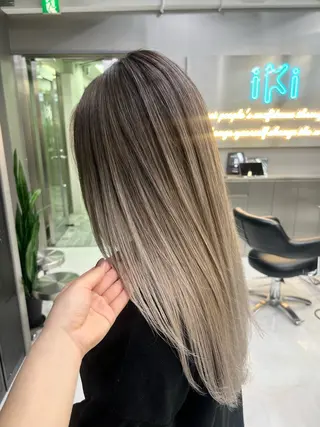 ロング カラー アンナ🦋海外ヘア バレイヤージュのヘアスタイル