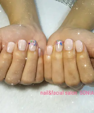 ネイル 小顔・毛穴・たるみ ネイル　似内真樹のエステ・リラクイメージ