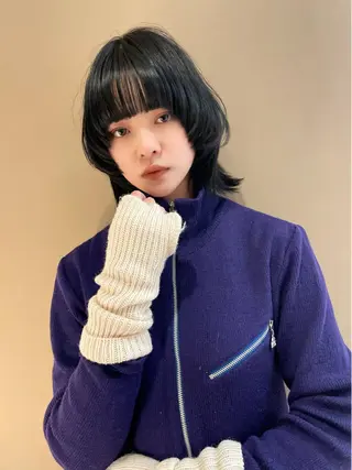 ショート カラー SALOWIN所属・ブリーチ✨ ボブ✨レイヤーのヘアスタイル