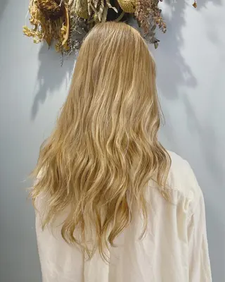 ロング カラー ヘアアレンジ flamme Annaのヘアスタイル