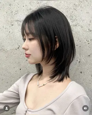 ミディアム 石田 桃花のヘアスタイル