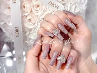 ネイル Nailsalon Vi+ももか🩷のネイルデザイン