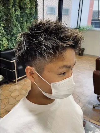 メンズ フェザーパーマ/韓国 /メンズカット保立のヘアスタイル