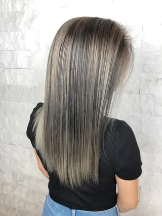 セミロング 圧倒的美髪ストレート ツダケイタロウのヘアスタイル