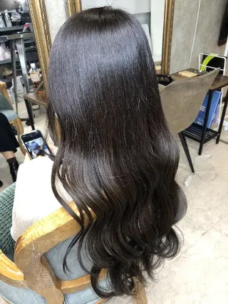 ロング カラー AnFye une qatllのヘアスタイル