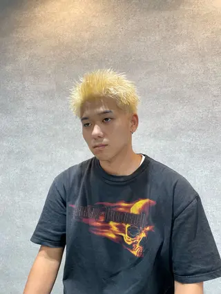 ショート カラー メンズ 垢抜けハイトーン☀／ 笑顔の美容師／しゅんのヘアスタイル