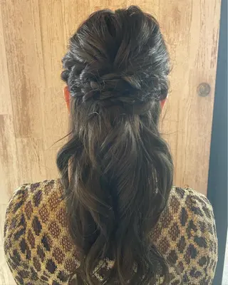 ロング ヘアアレンジ 岡村 真子のヘアスタイル