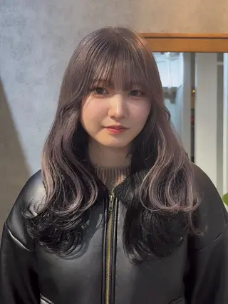 ロング 赤みオフの透明感職人 /ケア重視の美髪施術のヘアスタイル