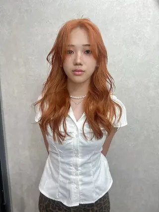 セミロング カラー ユ イのヘアスタイル