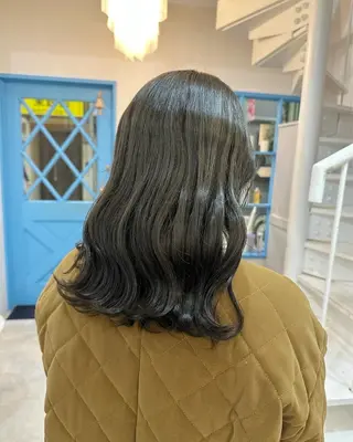 セミロング FERIA かりんのヘアスタイル