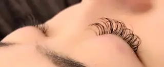 マツエク・マツパ 岡田詩織 MODE Ks松原店のヘアスタイル