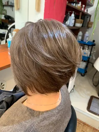 ショート カラー DOG MANIA PiNCH所属・大人女性スタイル マルイチのヘアスタイル