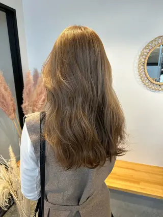 セミロング カラー yuika .のヘアスタイル