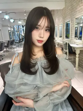 セミロング ふみか🩰🤍盛れる 顔周り/透明感カラーのヘアスタイル