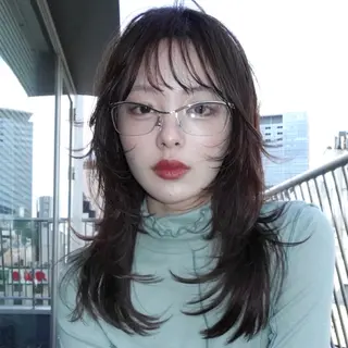 ミディアム カラー レイヤーカット ダブルカラーのヘアスタイル