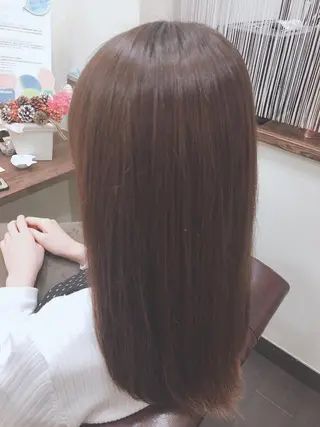 カラー soto所属・安藤 芽衣のヘアスタイル