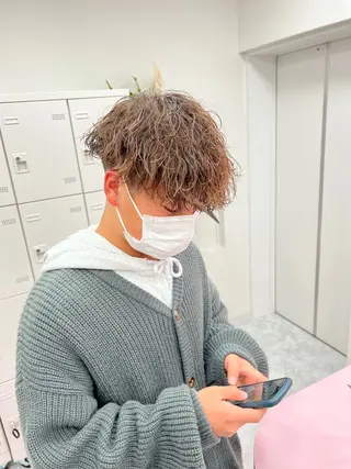 ミディアム パーマ メンズ ✨メンズウルフ特化 美容師タイガ✨のヘアスタイル