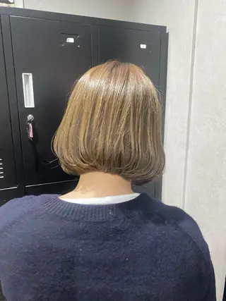 ミディアム _White所属・ＳＨＩ ＺＵのヘアスタイル