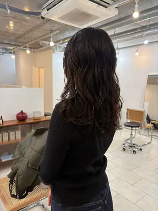 セミロング パーマ NOUN所属・eri kinjoのヘアスタイル