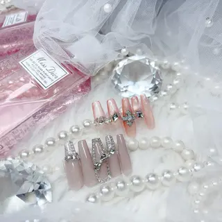 ネイル Yudia🦋 azuのネイルデザイン