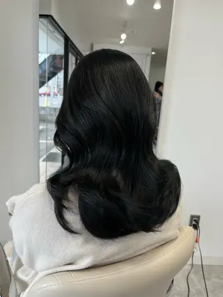 ロング 𝑴𝑰𝑯𝑶 ／ワンホンヘアのヘアスタイル