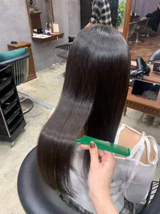 ロング nene 艶カラーのヘアスタイル
