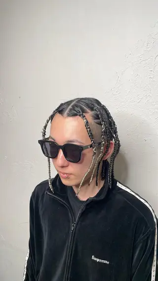 メンズ コーンロウ／ブレイズ SYUのヘアスタイル