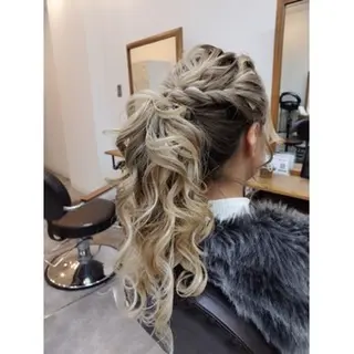 ロング LUXbe博多バスターミナル店所属・澤田 あきのヘアスタイル