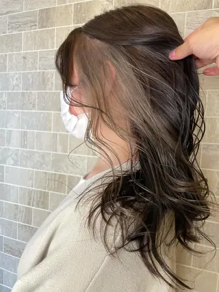 セミロング ブリーチ毛矯正.髪質 改善.髪にドラマをのヘアスタイル