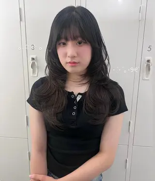 セミロング euphoria新宿通り所属・ブリーチなしwcr yumeのヘアスタイル