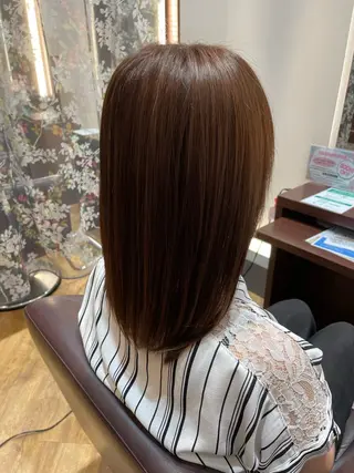 ミディアム カラー 柴田 穂乃香のヘアスタイル