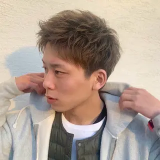 ショート メンズ 夏向/ハイトーン /パーマのヘアスタイル