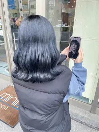 ミディアム カラー イワタ マハ/ minim hairのヘアスタイル