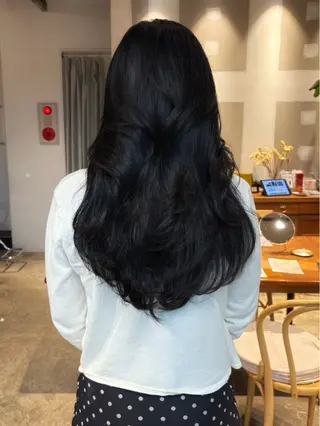 セミロング AINANLY 明治神宮前店所属・似合わせレイヤー モテカラー🧸三科のヘアスタイル