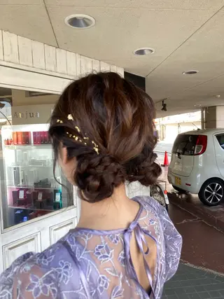 ヘアアレンジ MOLLASALON 浅香山店所属・ツジ モモカのヘアスタイル