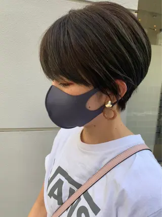 ショート カラー ヘアアレンジ サナ🌱 切りっぱなしボブのヘアスタイル