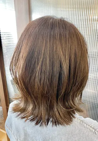 ミディアム 鈴木 千恵子のヘアスタイル