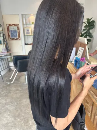 ロング 亀田 萌奈のヘアスタイル