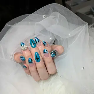 ネイル Queen Nail 　クイーンネイルのネイルデザイン