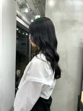 ロング 🫐寒色系カラー 🫐ヤマナカリリカのヘアスタイル