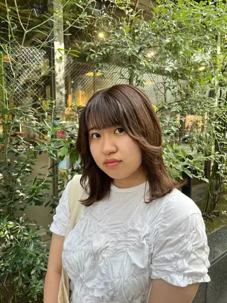 ミディアム えんぐちとも／透明感 カラー／博多ボブのヘアスタイル