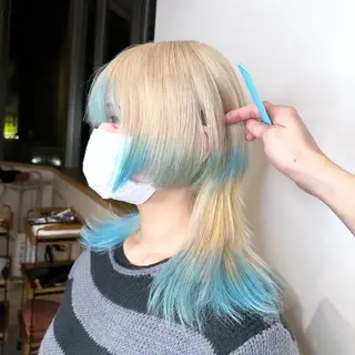 カラー 大阪ウルフカット ハッシュカットのヘアスタイル