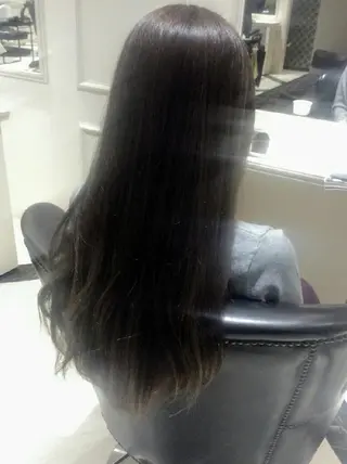 ロング カラー ドゥワドフェパマル所属・畠村 美智子のヘアスタイル