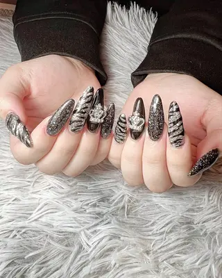 ネイル シェヌネイル JURAのネイルデザイン