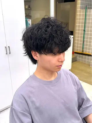 ミディアム パーマ ヘアアレンジ メンズ 顔まわりカット の達人のヘアスタイル