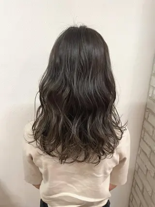 セミロング 山本 茉希のヘアスタイル