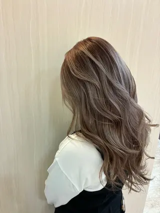 ロング カラー 齋藤 多美のヘアスタイル