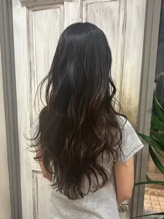 ロング 野中 麻衣のヘアスタイル