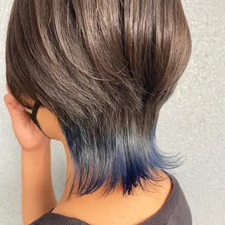 ショート 艶•透明感カラー フィーシーのヘアスタイル