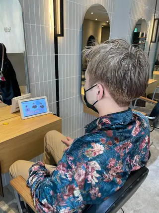 ショート RAF   TOKYO所属・複雑履歴に対応ブリー チ無しダブルカラーのヘアスタイル